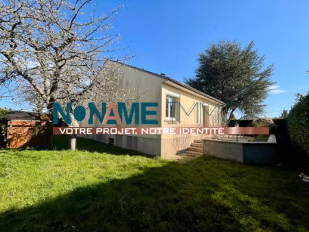 maison d'habitation de 99 m2 avec sous-sol complet.