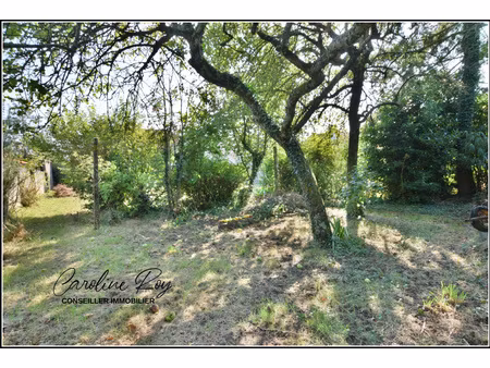 clisson centre terrain à bâtir de 548 m²  libre de constructeur et non-viabilisé (réseaux 