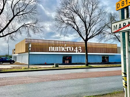 location local commercial