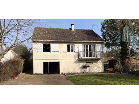 77 - villemaréchal  maison louée  4 pièces 92 m2  terrain 95