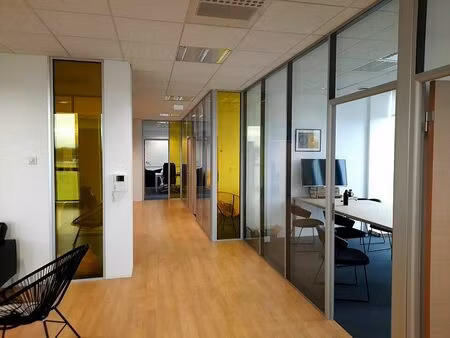 location bureau meroux moval 227 m²