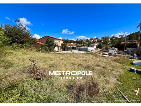 terrain constructible de 732m2