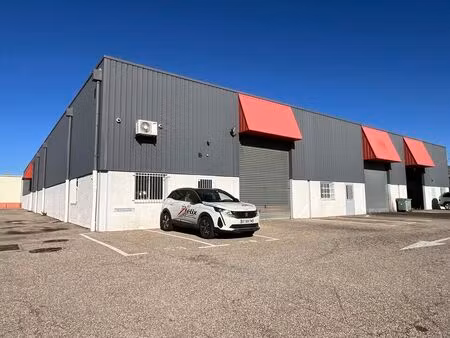 location commerce 782 m² à rognac (13340)