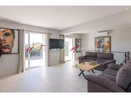 maison fraîchement rénovée de 140m2  5 chambres à carqueiranne - parcelle 400m2 piscinable