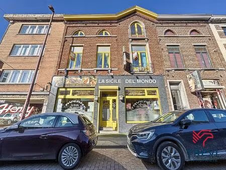 commercieel te koop in gilly met 6 slaapkamers