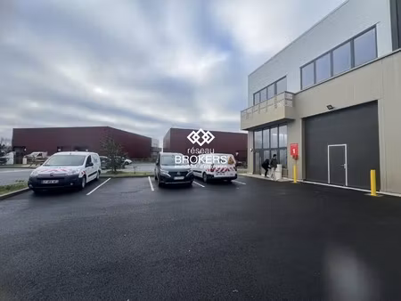 location local commercial