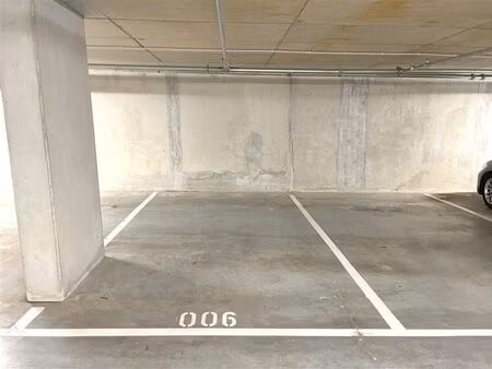 parking / garage