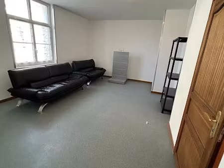 location appartement 3 pièces 73 m² à chatellerault (86100)  750 €