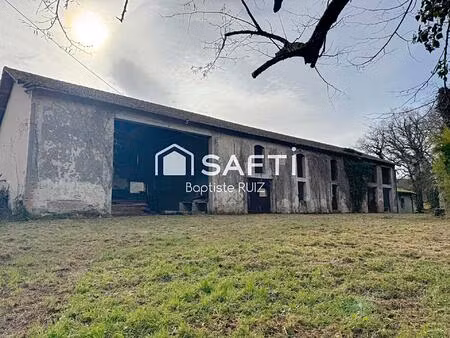 ensemble de dépendances 500m2 sur 7500 de terrain