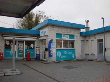 shop commercial dans station service q8