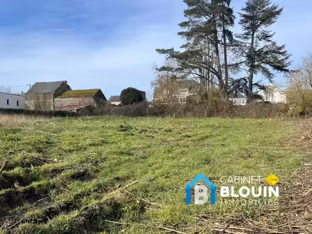bourg - terrain a batir de 1738 m²
