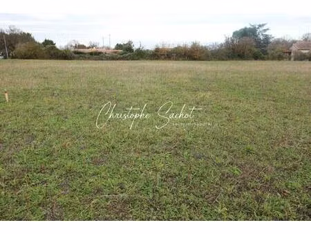 parcelle de 942 m2 à bâtir sur la commune de la foye-monjault 79360