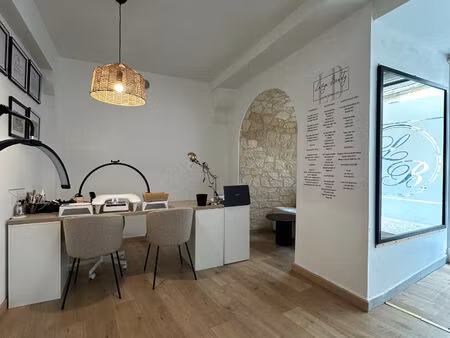 local commercial avec vitrine en plein centre de bergerac !