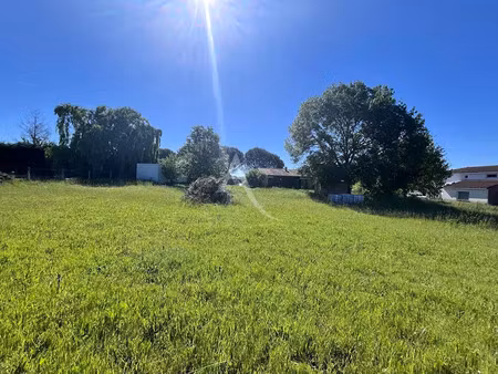 vente terrain 696 m² à gargas (31620)  99 500 €