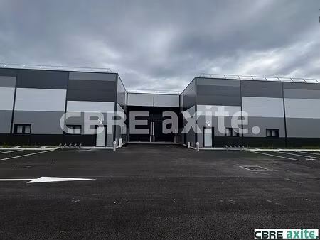 location local d'activités janneyrias 10 320 m²