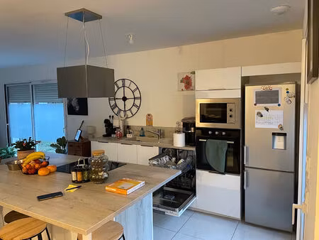 location maison 3 pièces  78.00m²  le sequestre