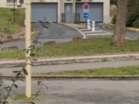 parking du docteur schweitzer le chesnay