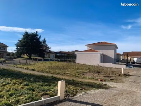 terrain 313 m² roche