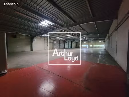 local 2070 m² étupes