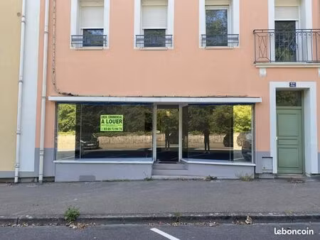 local commercial 61 m²