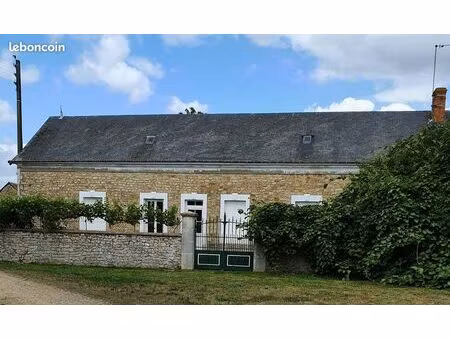 jolie maison en pierres apparentes