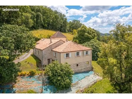 maison 6 pièces 218 m²