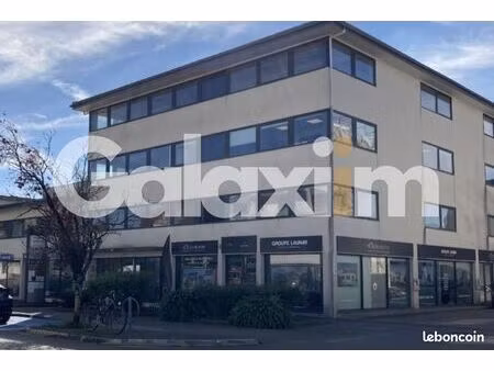 bureaux 109 m² séné