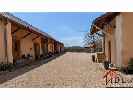 maison familiale avec dépendances  gîte (f2) et terrain de 4