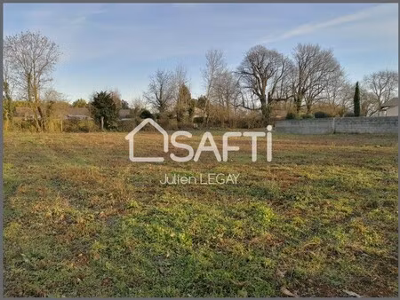 beau terrain plat et viabilise de plus de 1700 m²