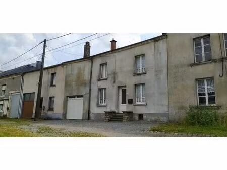 maison deux façades avec un beau jardin à sugny
