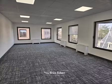 bureaux à louer - espace europeen - bureaux rénovés sur la techlid - ecully