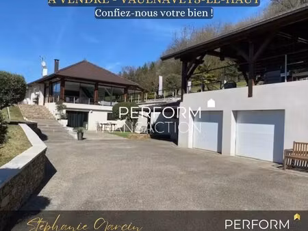 vaulnaveys -maison de standing avec piscine