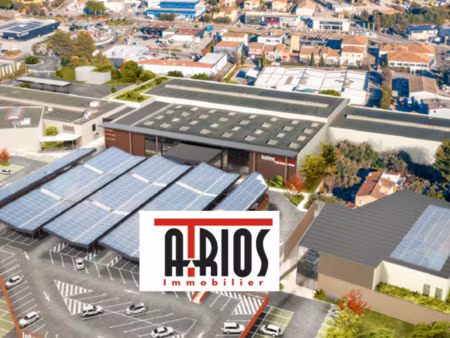 location local commercial 1144m2 solliès-pont 83210 - 14300 € - surface privée