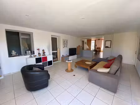 a vendre maison à guimiliau 148m² 8 pièces