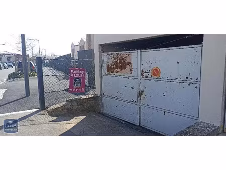parking à louer - orléans (45) - 40€