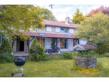 vaste ensemble immobilier sur 5 hectares