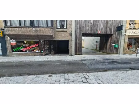 surface commerciale à louer à marktstraat 23 izegem (rbs73931)