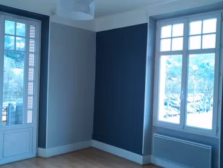 location meublée appartement 3 pièces 62 m² à albertville (73200)  660 €