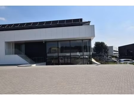 bureaux à vendre avec beaucoup de visibilité