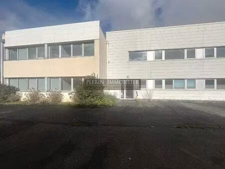 vente bureaux et commerces à trégueux (22950) : à vendre / 1400m² trégueux