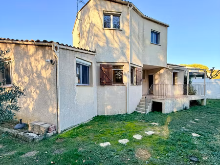 villa quatre chambres et bureau dans quartier calme