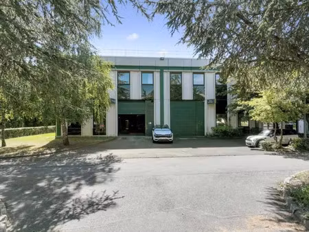 en tri exclusivite - a louer locaux d'activite sur la commune de limonest(69570)