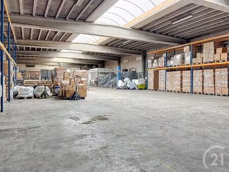 huis met magazijn en kantoorruimte te koop!