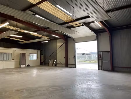 situé en zi à proximité de soissons  à proximité des axes n2 et n31  un atelier/local de s