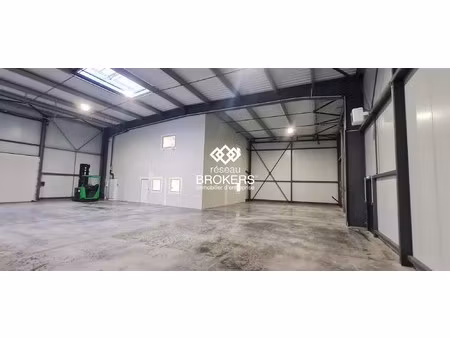 location local commercial