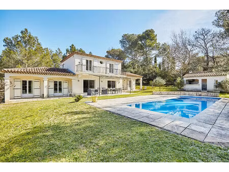 vernègues ? mas 180 m² avec piscine  grand terrain  proche aix & salon