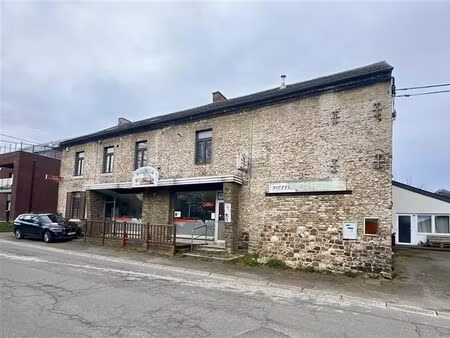 surface commerciale ou bureaux de +/- 138 m2