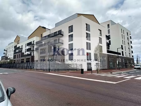 location locaux professionnels 203 m² à bagneux (92220)  69 000 €