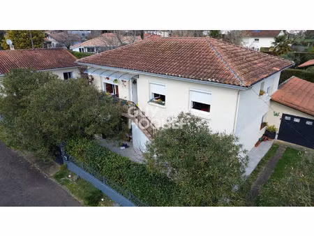 maison avec deux logements  4 chambres de 140 m² et garage