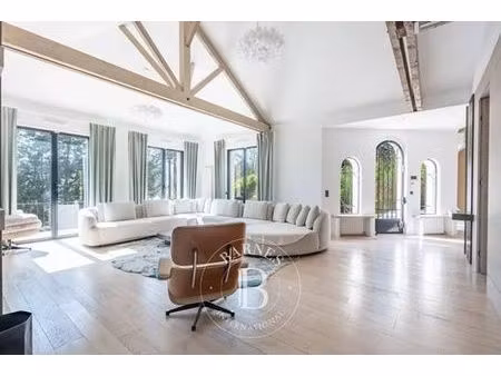 maison de 10 pièces de luxe en vente à la celle-saint-cloud  île-de-france